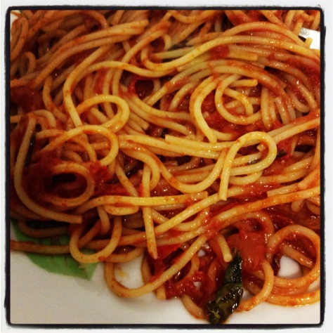 Spaghetti pomodoro e basilico... that's all